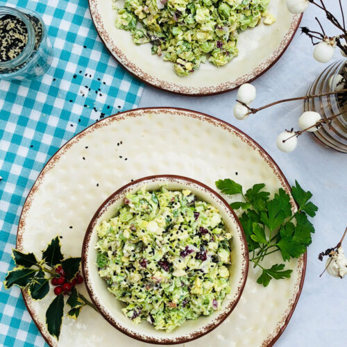 Brussels sprouts, cranberries and bacon salad