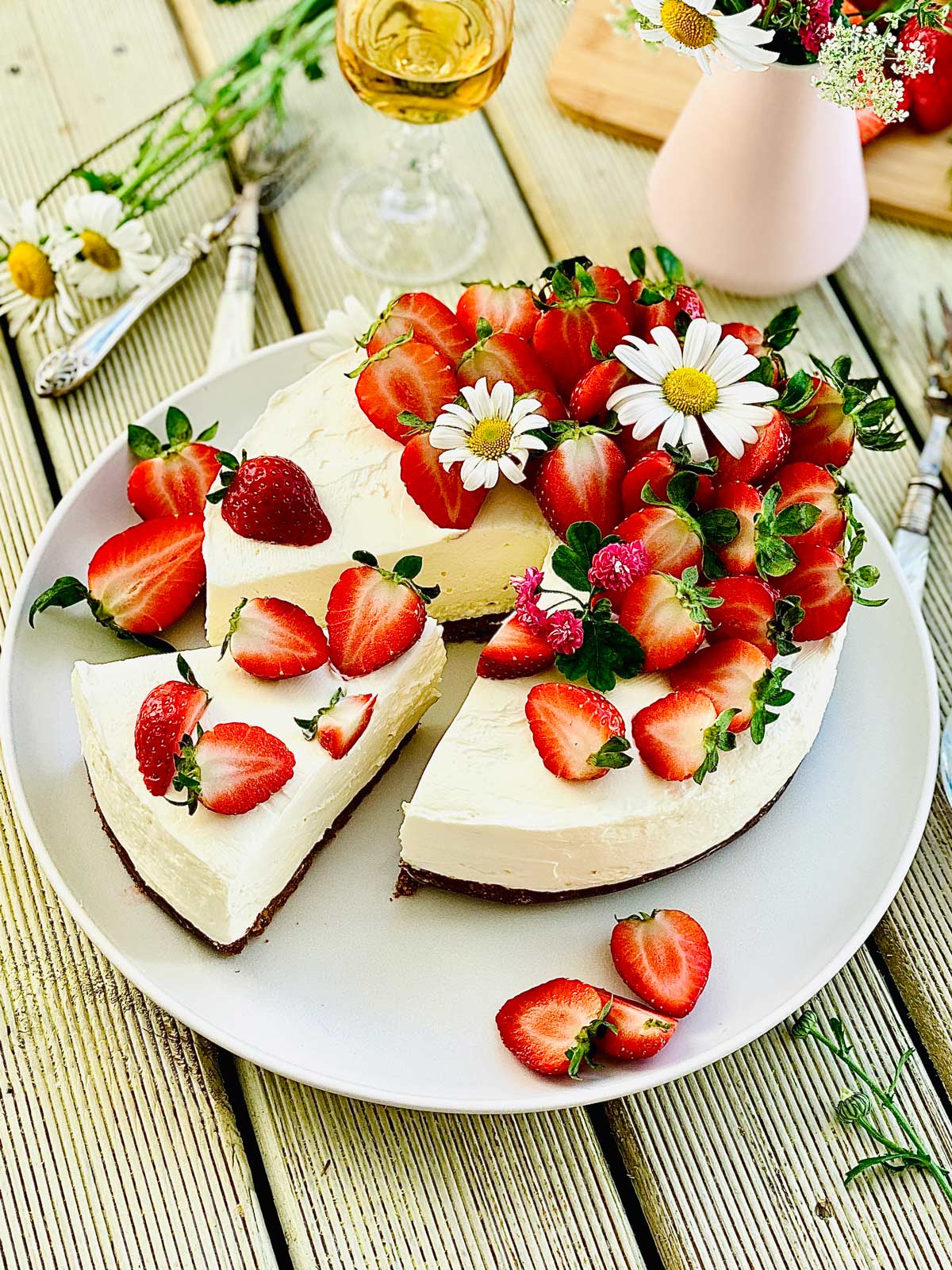 No bake strawberry cheesecake