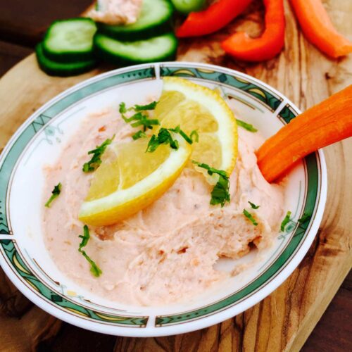 Refreshing salmon pâté with crudities