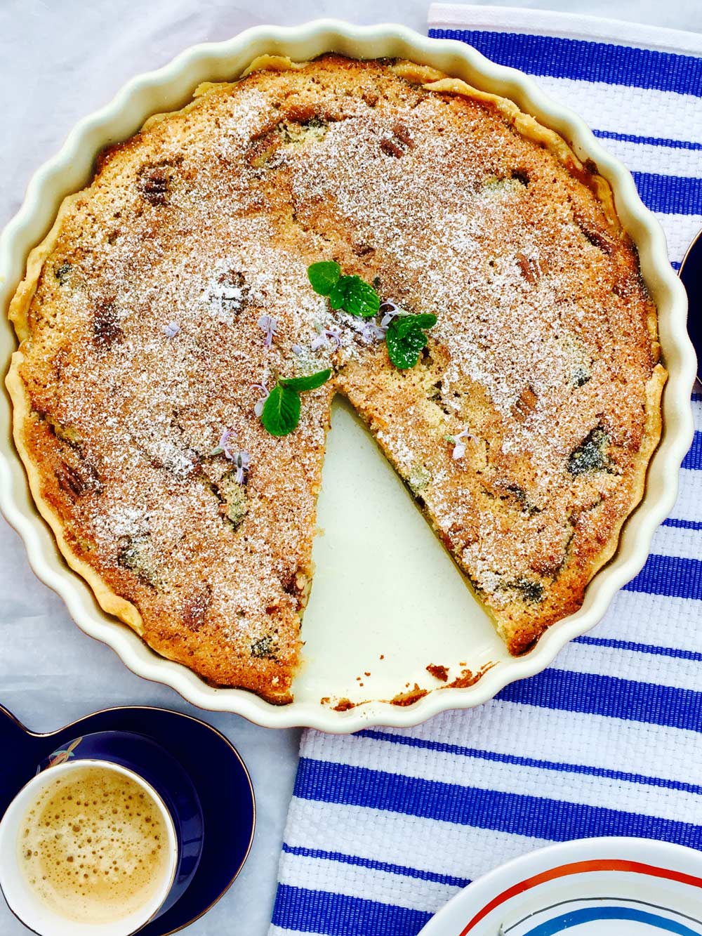 Almond, apricot and limoncello tart