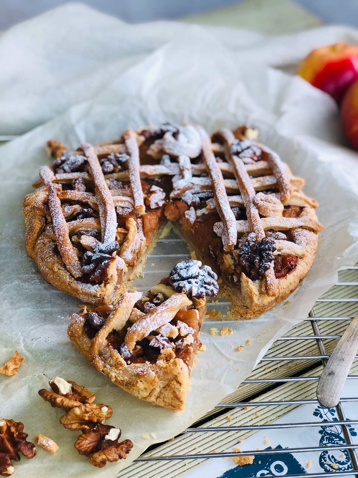 apple walnut pizza closeup