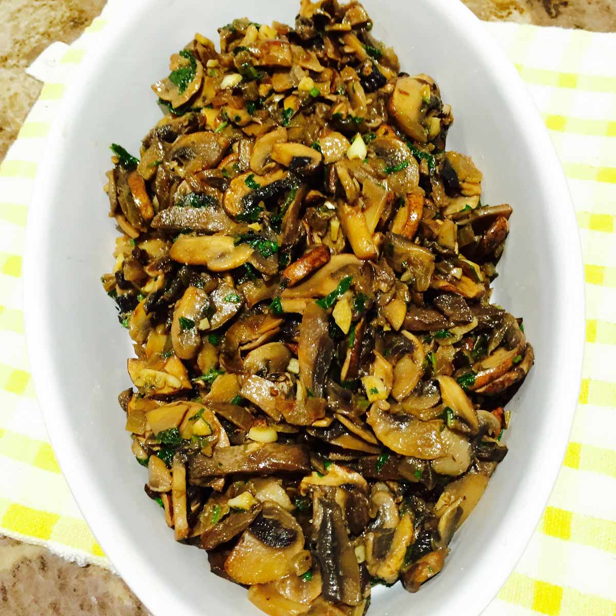 A bowl of chunky garlic mushrooms