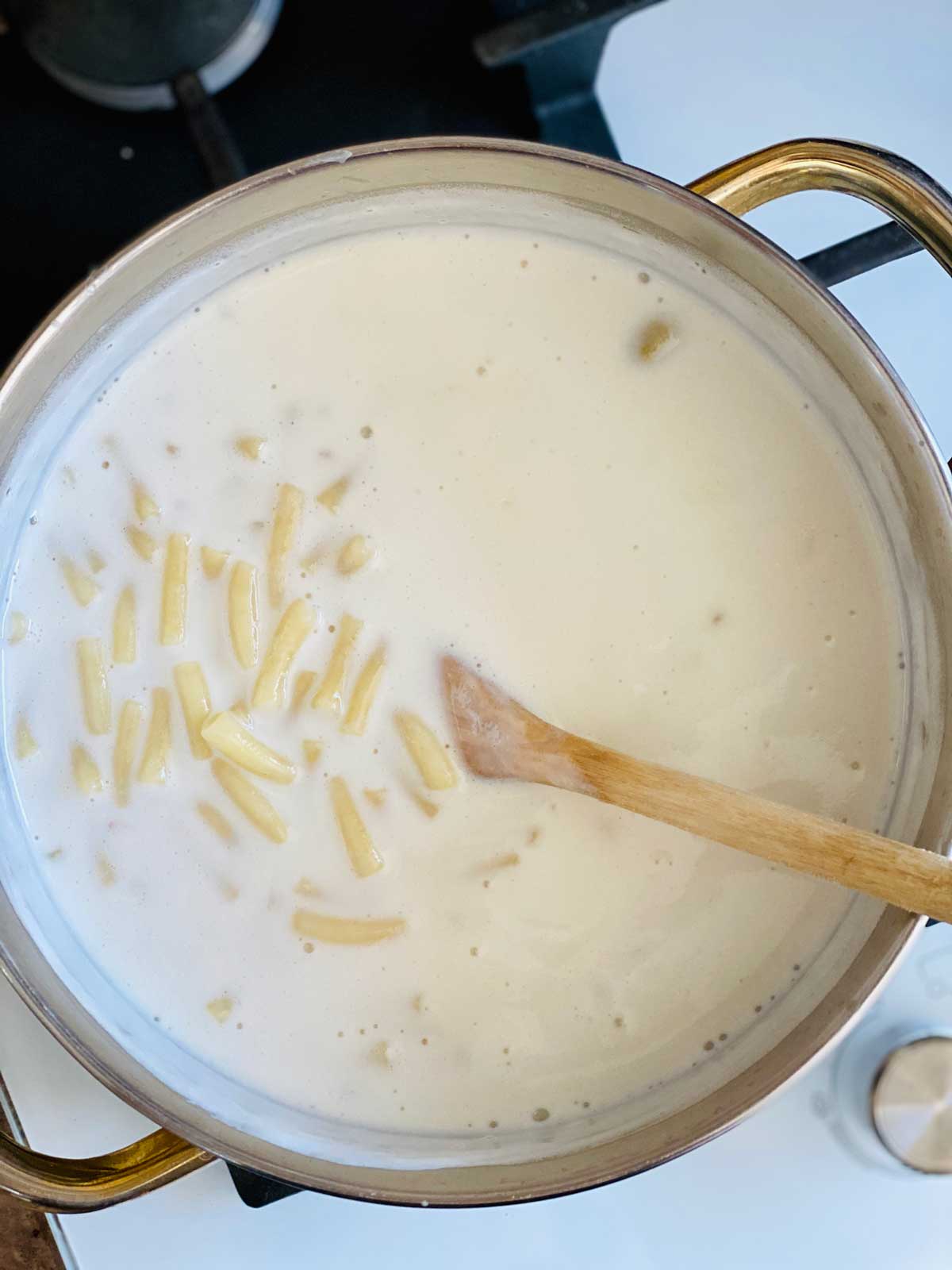 macaroni in milk