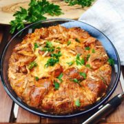 Crust-in quiche/flan in a transparent plate