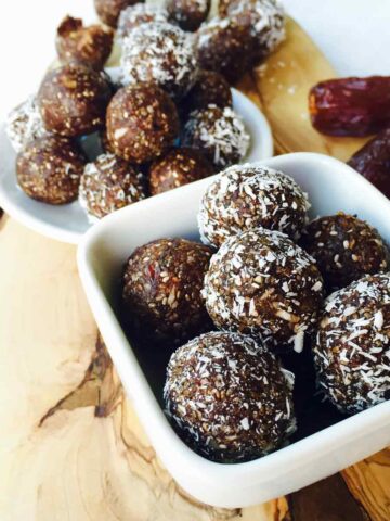 Energy snack with Medjoul dates and walnuts