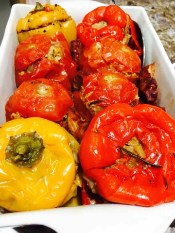 Peppers are so perfect for stuffing! Try these stuffed peppers and tomatoes, with exquisite taste straight from the oven.